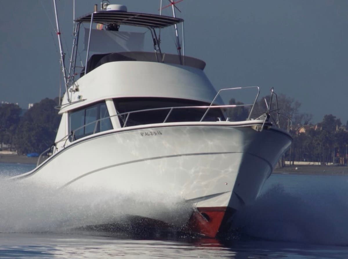 red-tide-fishing-boat hero